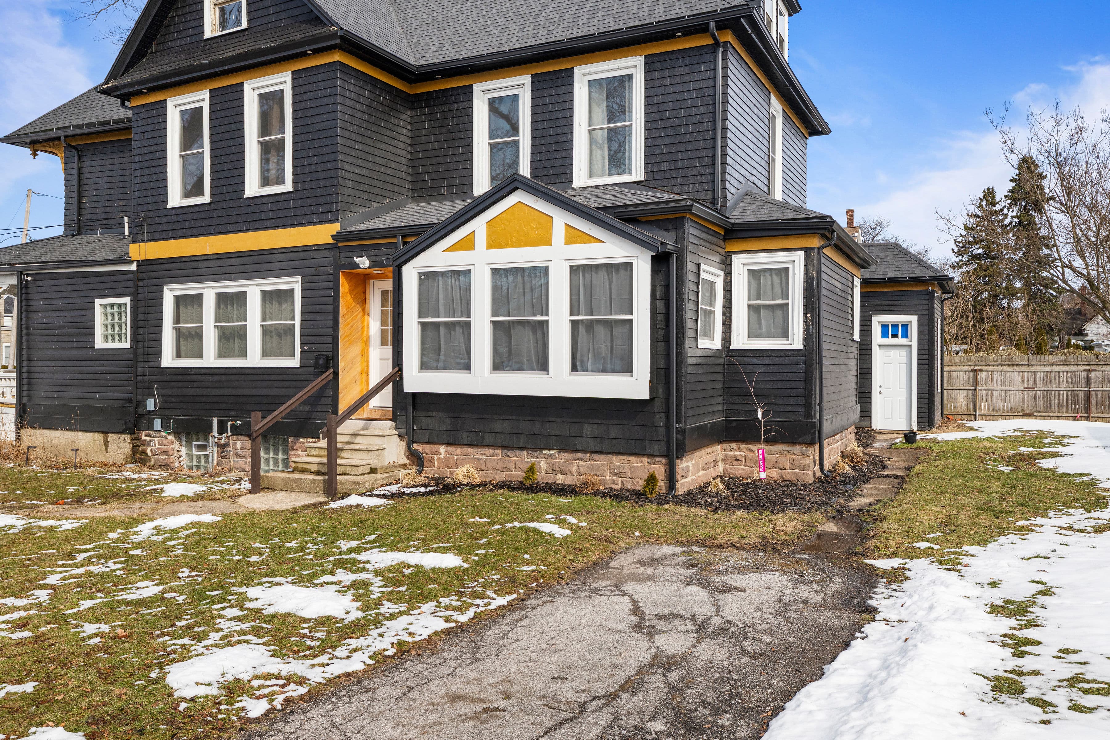 Victorian home exterior in North Tonawanda